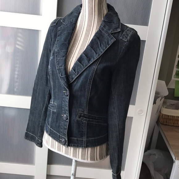 1 hour sale. CAbi Jeans, Jean Jacket - SO ADORBS - Picture 2 of 6